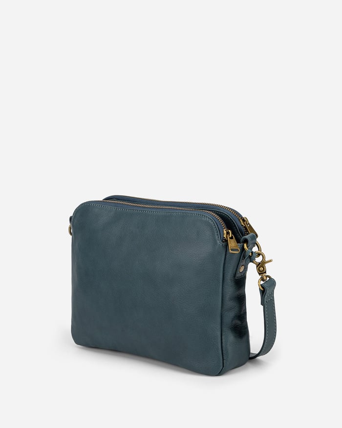 Háromrekeszes crossbody táska barna színben – 13. kép