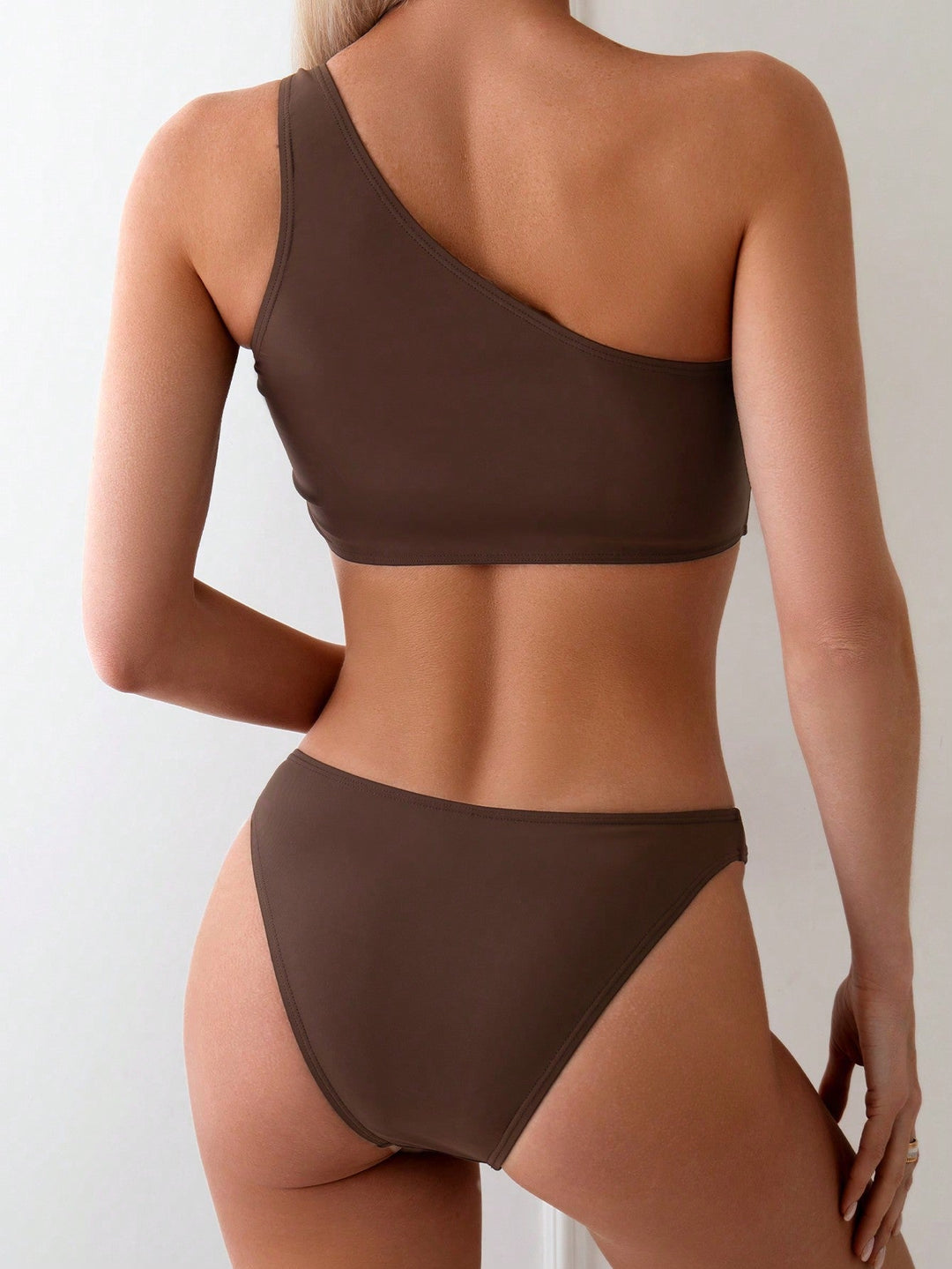 Egyvállas bikini karikadísszel – 5. kép