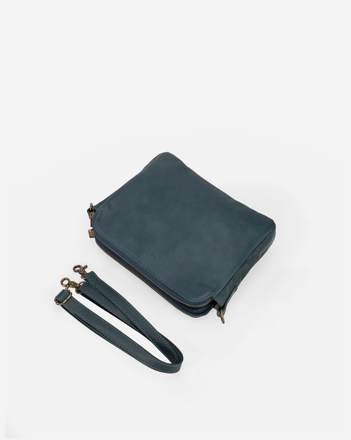 Háromrekeszes crossbody táska barna színben – 16. kép