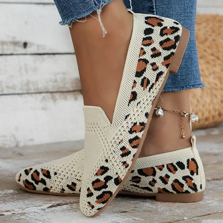 Enyhén sarkas hálós kényelmi loafer – 10. kép