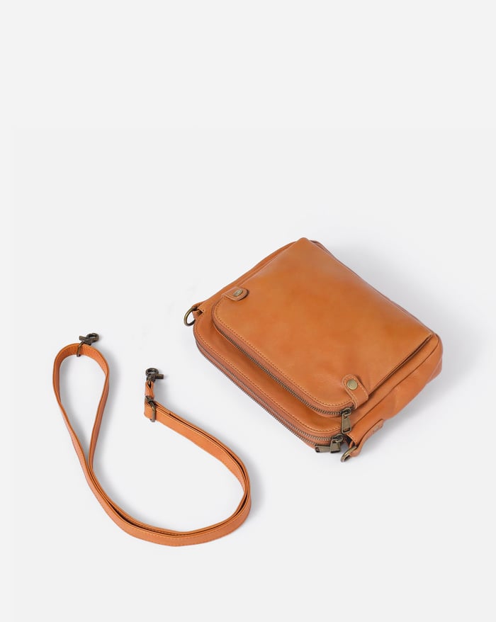 Háromrekeszes crossbody táska barna színben – 11. kép