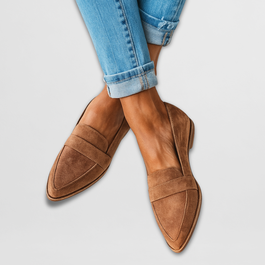 Matt hatású hegyes orrú loafer pánttal – 3. kép