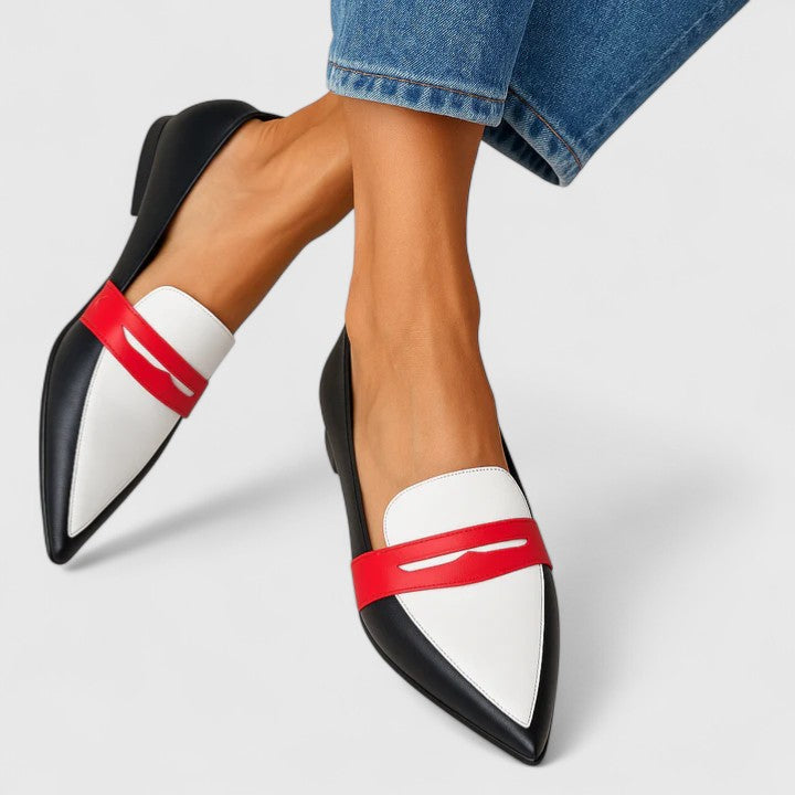 Fehér színblokkos hegyes orrú loafer