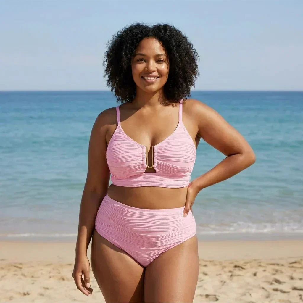 U kivágású alakkiemelő bikini – 9. kép