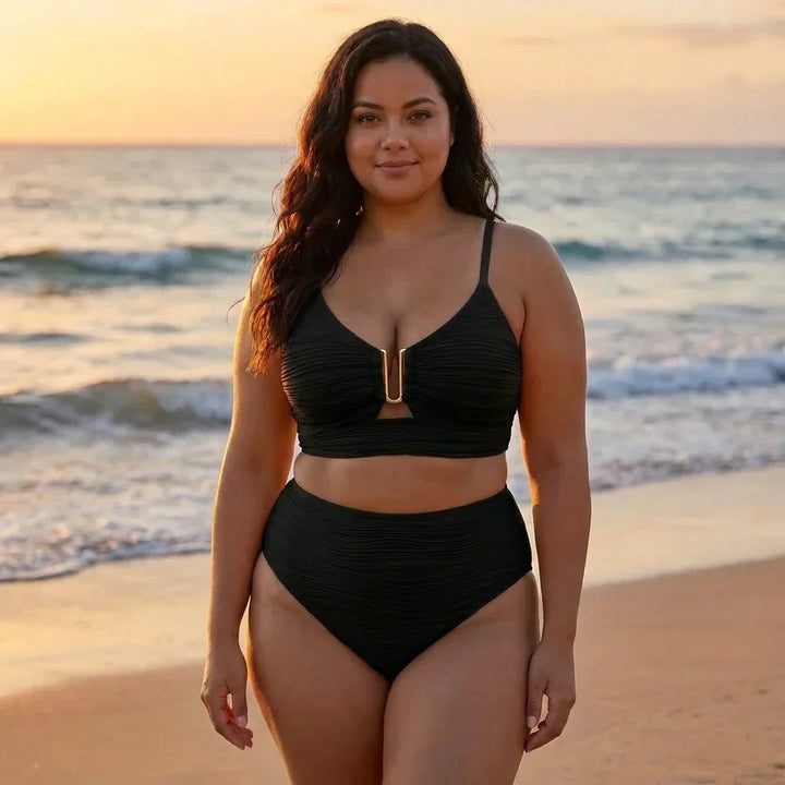 U kivágású alakkiemelő bikini – 2. kép