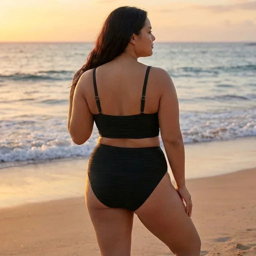U kivágású alakkiemelő bikini – 3. kép