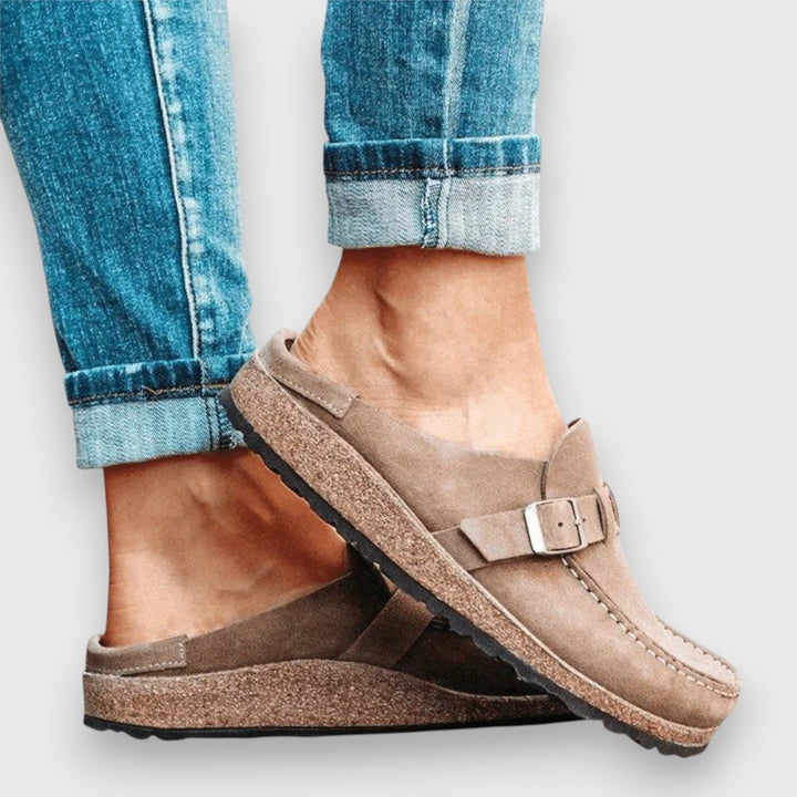 Csatos puha belebújós loafer