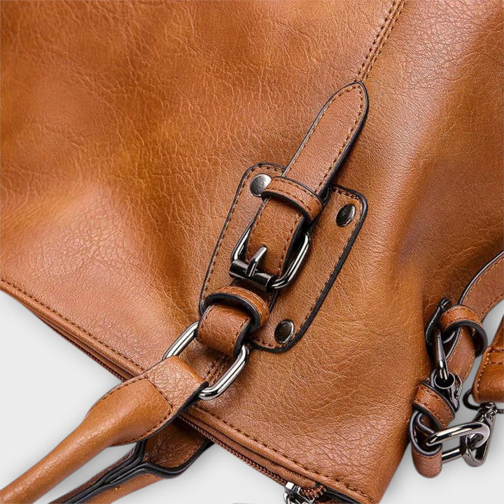 Fényes elegáns válltáska csatos pánttal – 5. kép