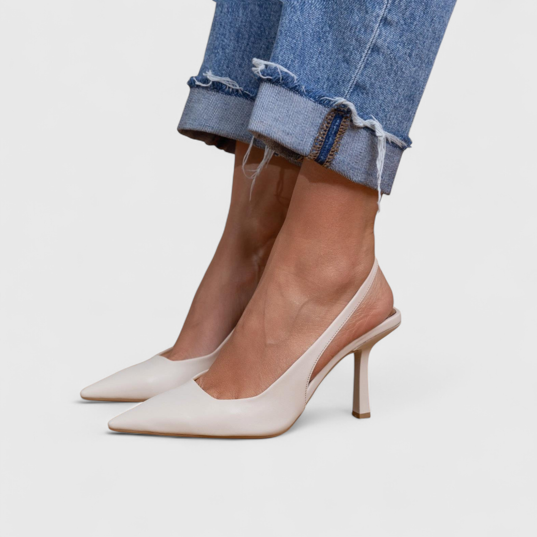 Hegyes orrú slingback magassarkú cipő – 4. kép