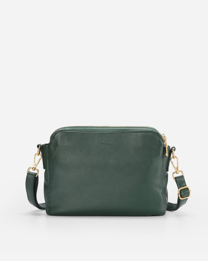 Háromrekeszes crossbody táska barna színben – 24. kép