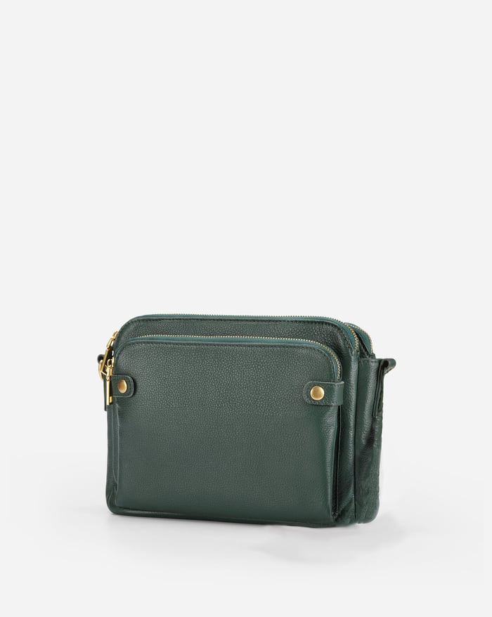 Háromrekeszes crossbody táska barna színben – 23. kép