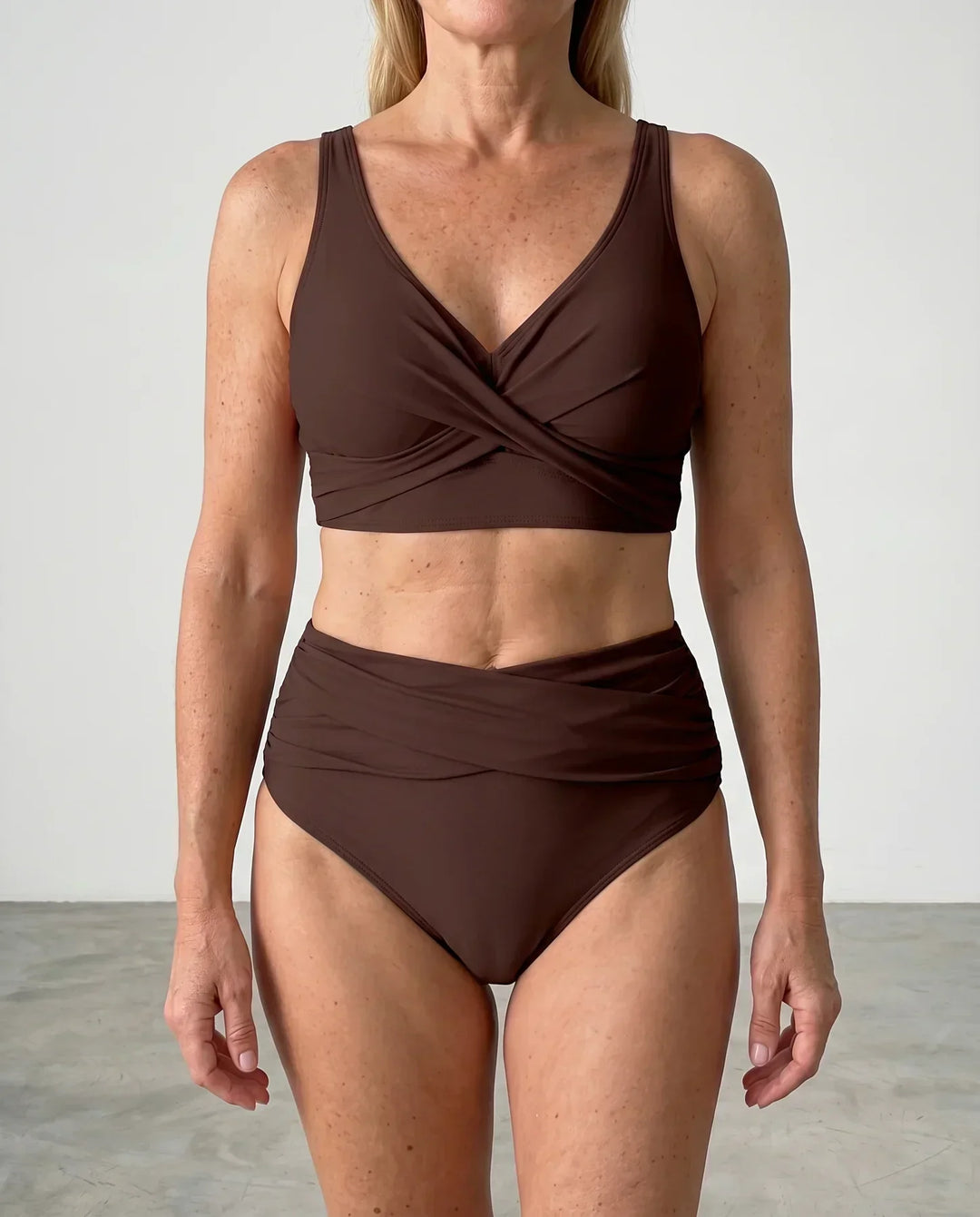 Átlapolt hatású drapírozott bikini – 4. kép