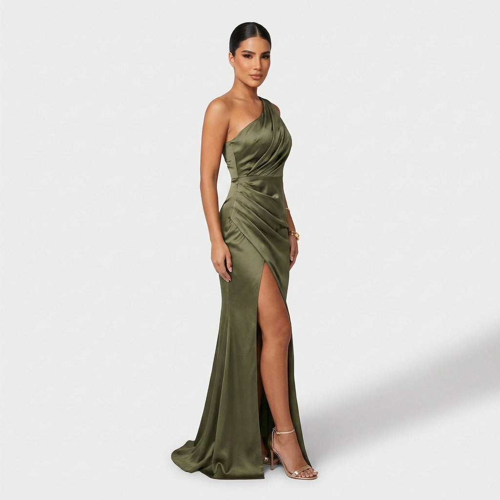 Aszimmetrikus elegáns maxi ruha drapériával – 2. kép
