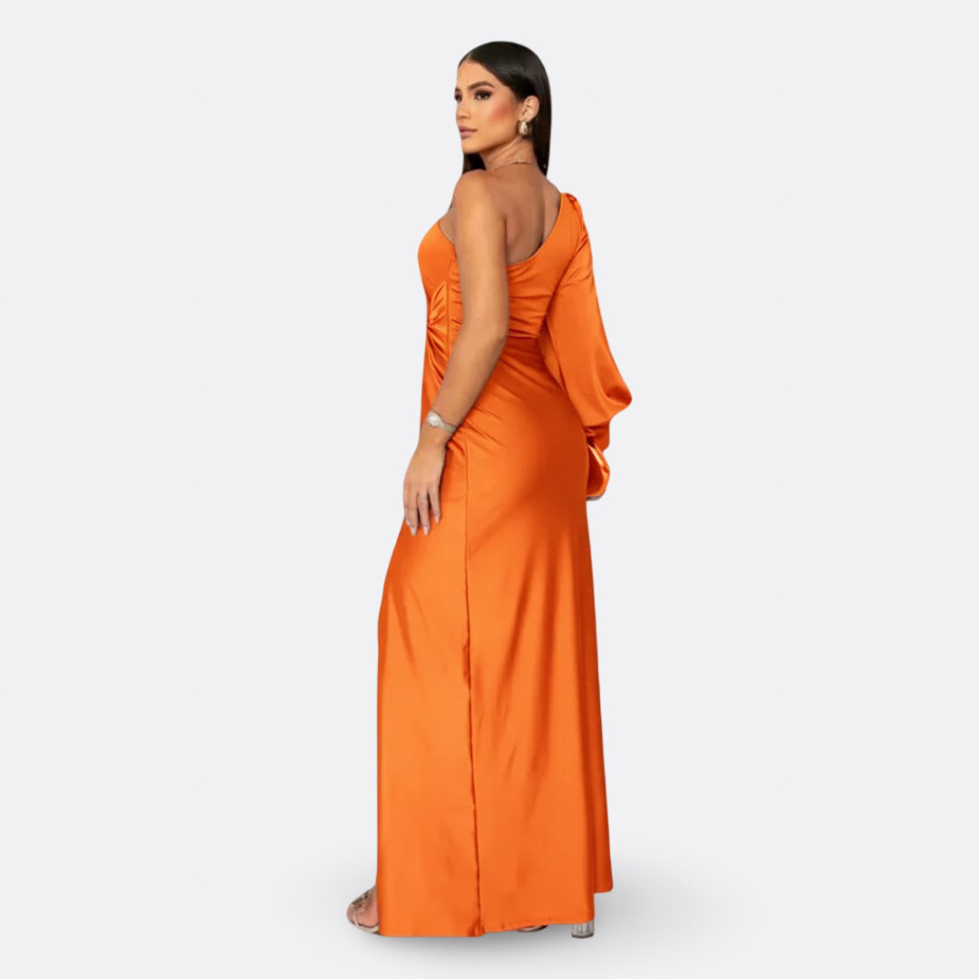 Aszimmetrikus elegáns maxi ruha drapériával – 22. kép