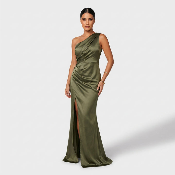 Aszimmetrikus elegáns maxi ruha drapériával