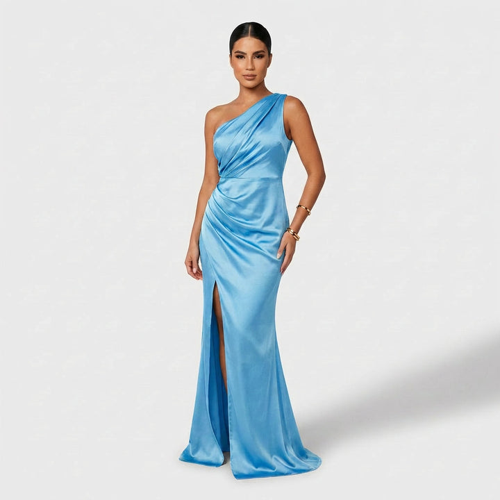 Aszimmetrikus elegáns maxi ruha drapériával – 7. kép