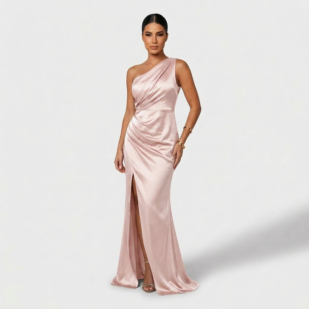 Aszimmetrikus elegáns maxi ruha drapériával – 8. kép