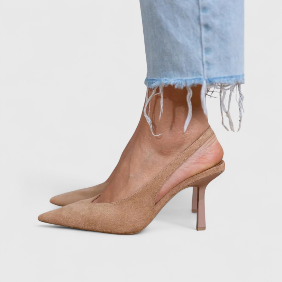Hegyes orrú slingback magassarkú cipő